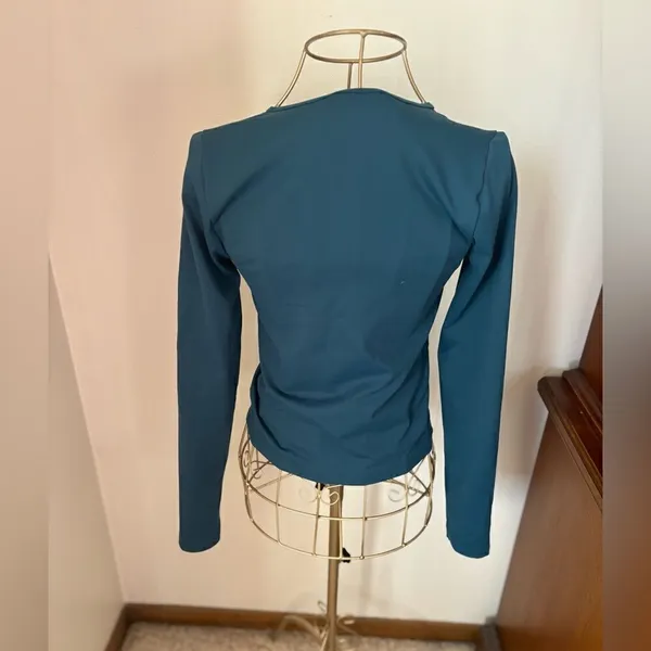 Abercrombie & Fitch Soft A&F Collection Long Sleeve V Neck Top Small Teal - Image 10