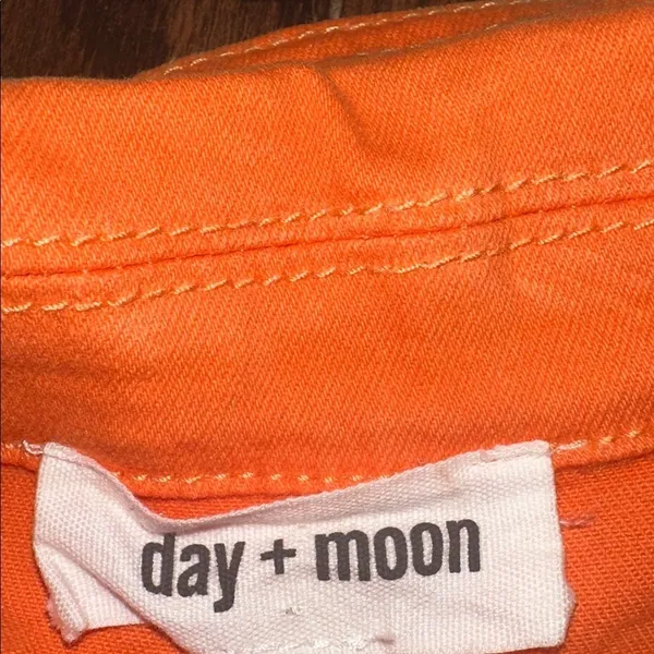 Day + Moon Stylish Orange Wrap denim Romper size small - Image 3