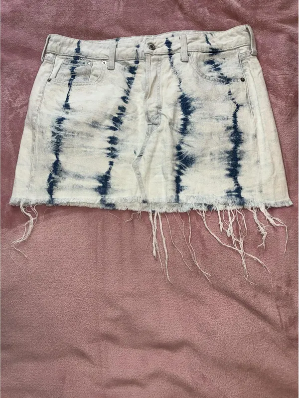 Denim Tie Dye Mini Skirt - Blue & White - Raw Hem Size M - Image 7