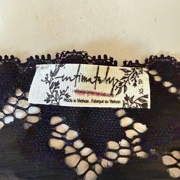 FREE PEOPLE INtimately Lacey Black Lace Stretchy Triangle Bralette Cami XS - Image 4