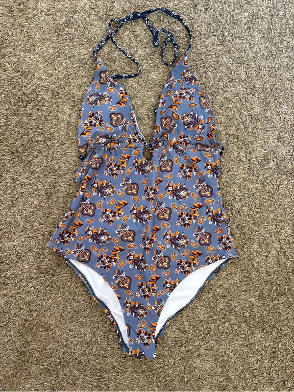 Cupshe Halter One-Piece Swimsuit - Image 2