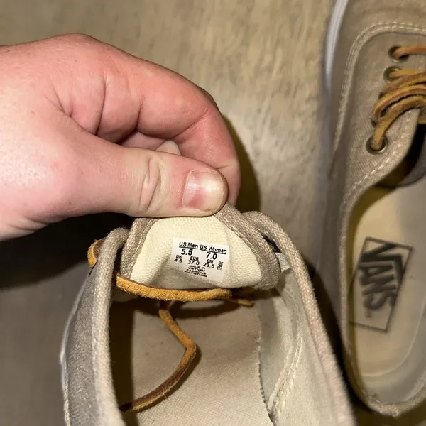 Vans - Image 4