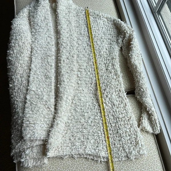 Anthropologie Akemi & Kin Cream Eyelash Open Front Cardigan size SX Oversized - Image 8