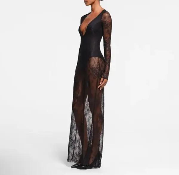 SKIMS Ultra Fine Lace Plunge Long Dress S - Image 4