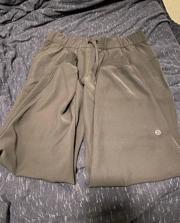 Lululemon On the Fly Jogger - Image 2