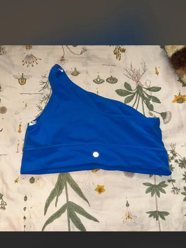 Lululemon Align Asymmetrical Bra *Light
Support, A/B Cup size 14 - Image 2