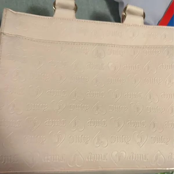 Juicy Couture Light Pink Embossed Tote zipper doesn’t work that good - Image 3