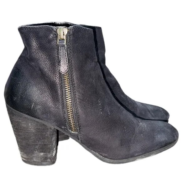 Women's Black Leather Ankle Heeled Boots Size‎ 5.5 - Image 2