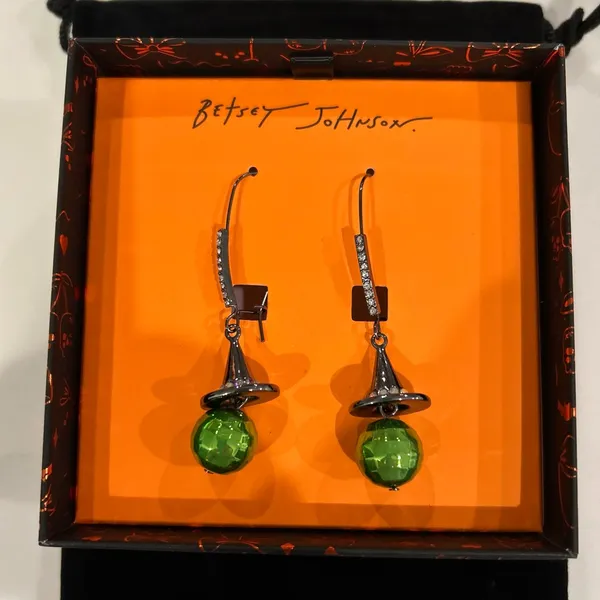 NIB Betsey Johnson Halloween Disco Witch Hat Drop Earrings - Image 4