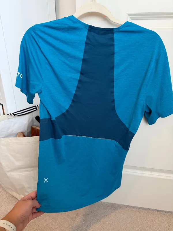 Peloton Lululemon Shirt - Image 4