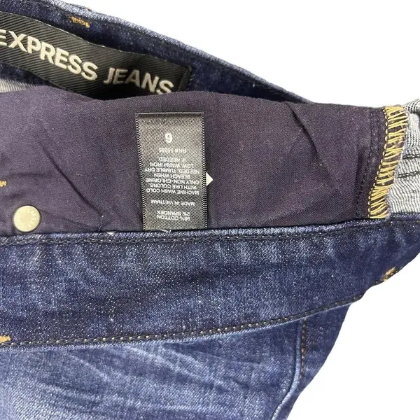Express Jeans Women's 6 Blue Frayed Hem Low-Rise Denim‎ Mini Skirt - Image 3