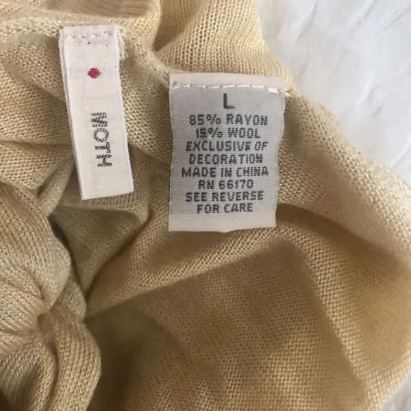 Anthropologie Moth Pale Yellow Vneck Plunge Knotted Pullover Top L - Image 5