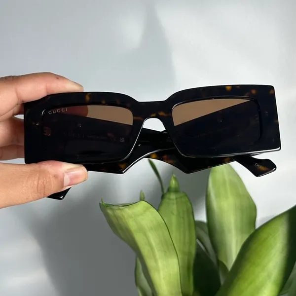 Gucci Brown Tortoiseshell Rectangle Sunglasses GG1425S 002 - Image 4