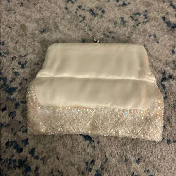 Elegant Cream Clutch Bag - Image 3