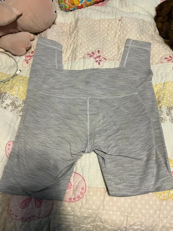 Lululemon Wunder Under leggings - Image 2