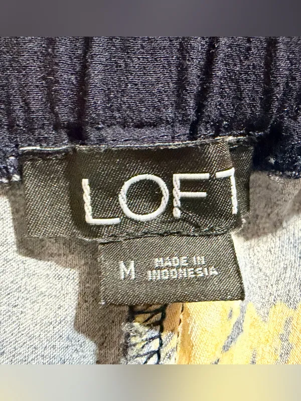 LOFT Wide Leg pull on pants size Medium - Image 8