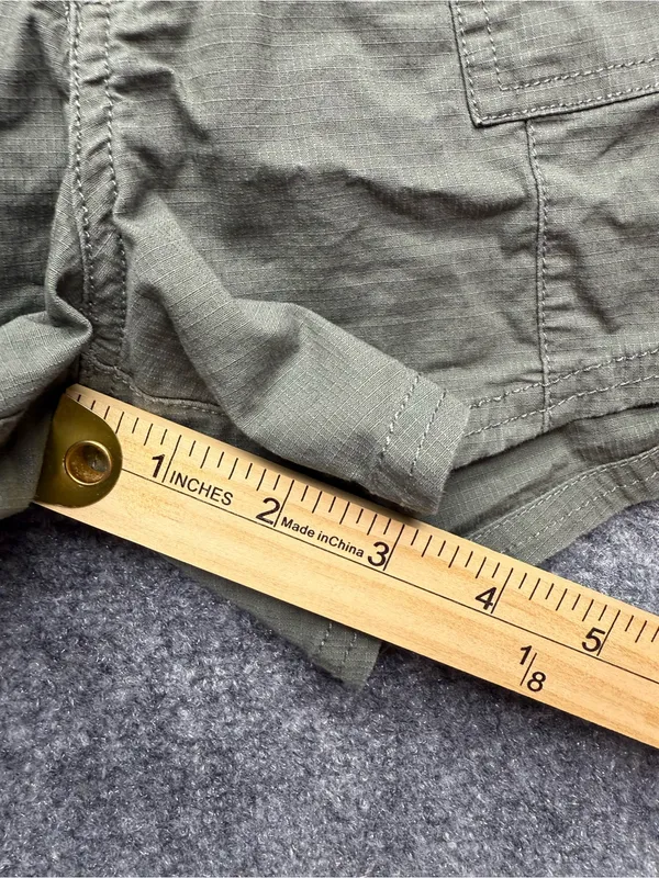 Vuori Womans XS Olive Green High waisted Utility Pocket Shorts - Image 3
