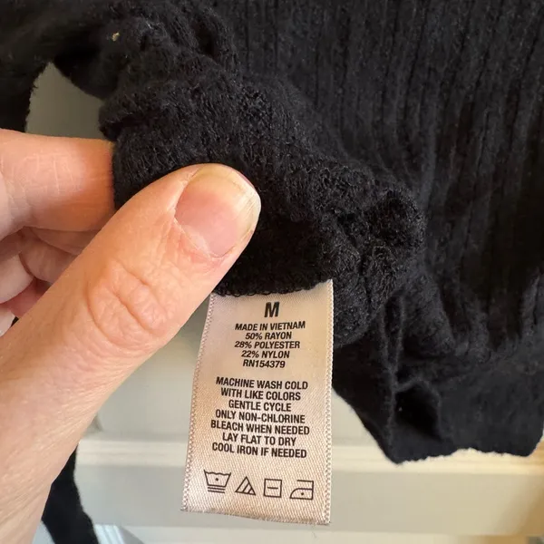 Aeropostale Black Long-Sleeve Crop Top - Image 6