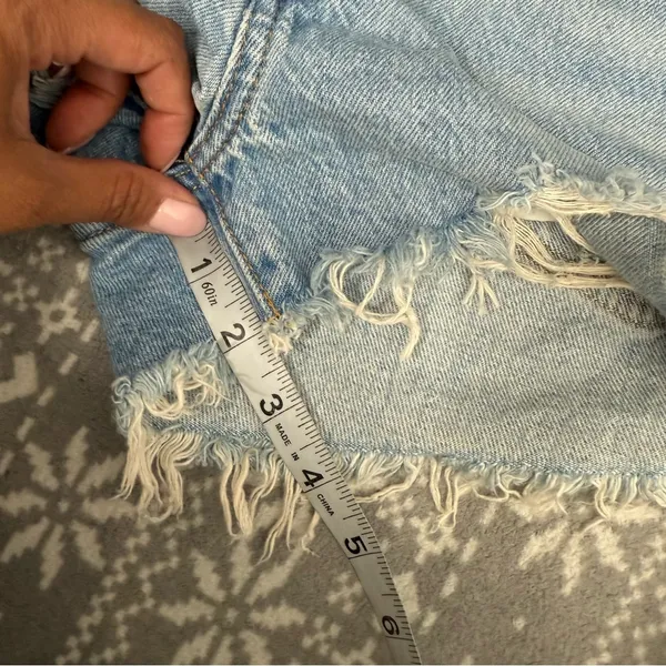 Levi's Women's Premium 501 Original Shorts Lightwash‎ Blue Size 27 Button Fly - Image 11