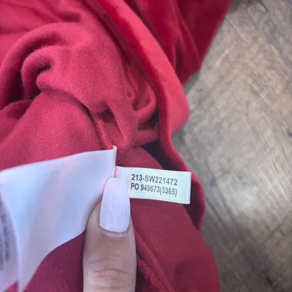 Tommy Bahama Women's Red Velour V-Neck Sweatshirt & Casual Pants Set Size Medium - Image 15