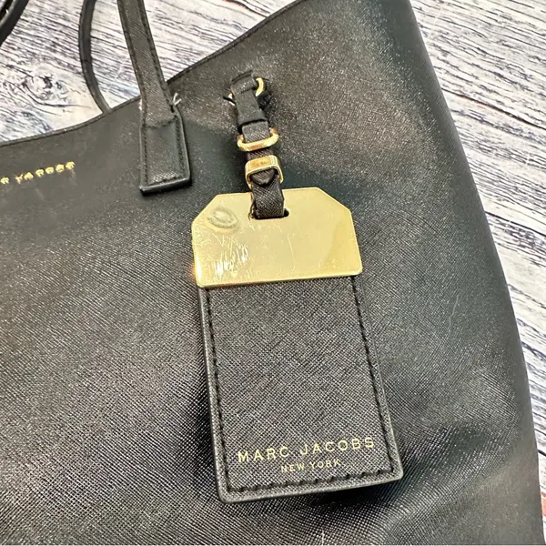 Marc Jacobs Black Saffiano Leather Luggage Tag Tote Bag - Image 2
