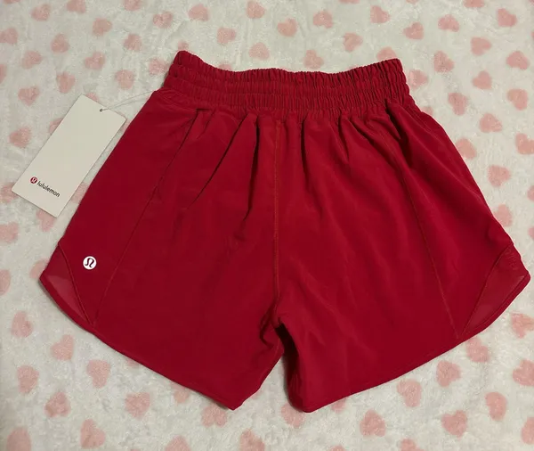 Lululemon hotty hot shorts pink dragonfruit size 2 New with tag - Image 2