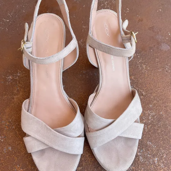 cox leather/ suede cream heels Size 9 - Image 4