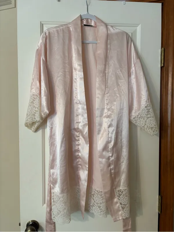 Christian Dior Pink Satin Lace Robe - Image 3