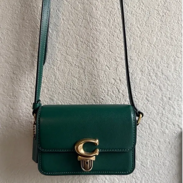 Coach‎ Green Leather Crossbody Bag with Gold Hardware - Image 2