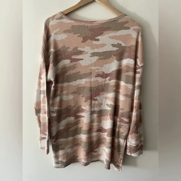 American Eagle Waffle Knit Pink Camo Print Soft‎ Cozy Sweater - Image 2