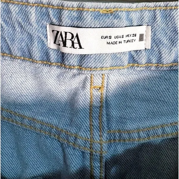 ZARA Light Wash Denim‎ Mini Skirt Distressed Size US Size Small - Image 2