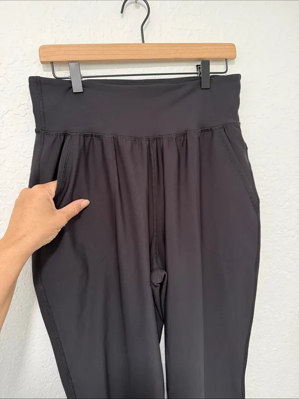 OLD NAVY Black High-Waist Jogger Pants Size Large - Image 6