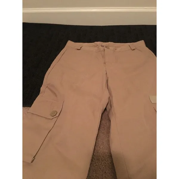 Gap Women's Khaki Capri Pants Zip & Button Pockets Casual Wear Size 2 - Image 2