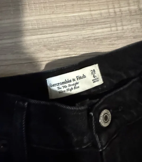 Abercrombie High-Rise Jeans 90s Straight - Image 3