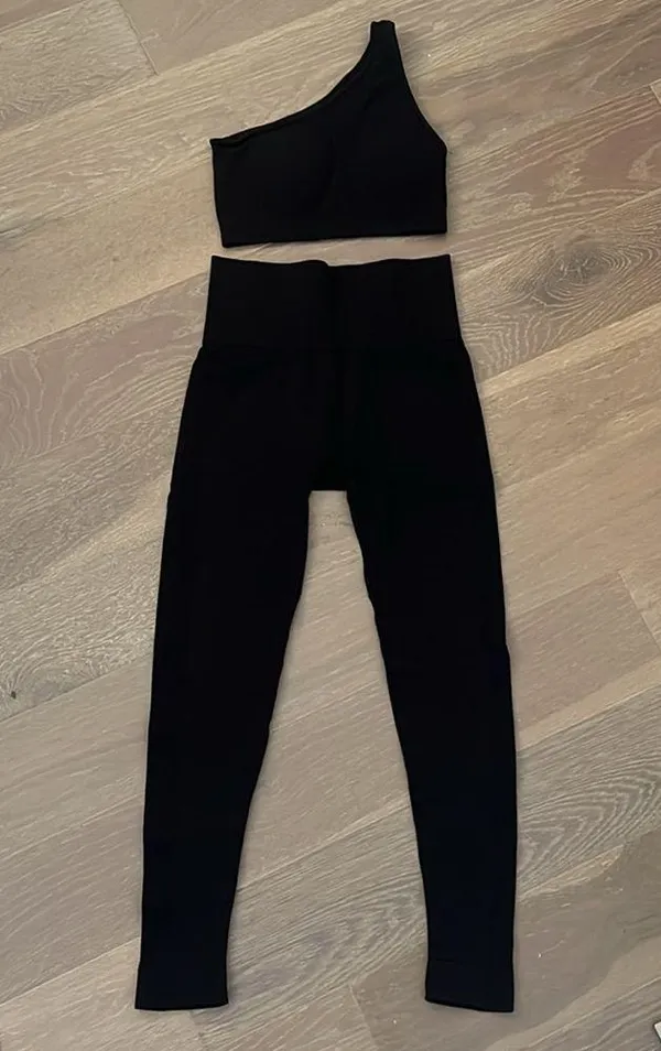 Amazon One Shoulder Workout Set - Image 4