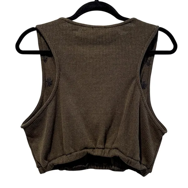 POL V Neck Waffle Crop Top Olive Green With Black Floral Appliqué Size Large NWT - Image 4