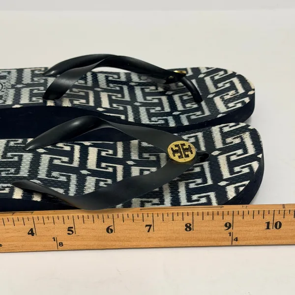 Tory Burch Rubber Printed Flip Flops Women's Size 9.5 Gold Logo Medallion - Image 11