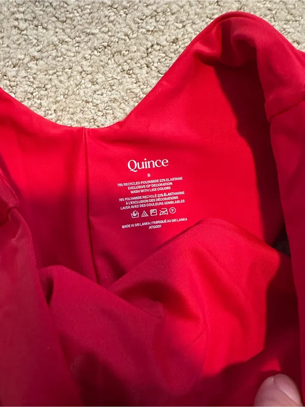 NWT Quince Plunging V cut bikini set cherry red small - Image 3