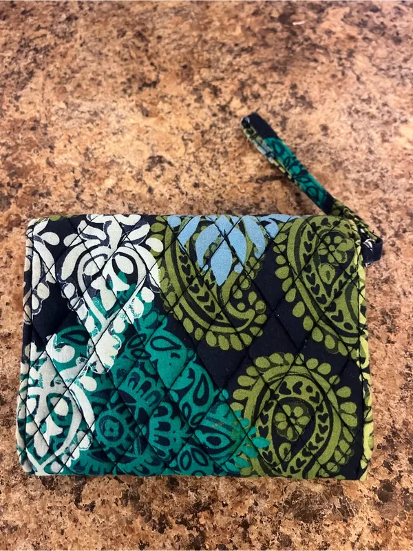 Vera Bradley‎ Quilted Wristlet in Blue, Green & Teal Floral Print - Image 2