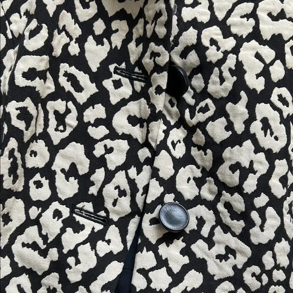 Elegant Black and cream Leopard Print Trench Coat - Image 3