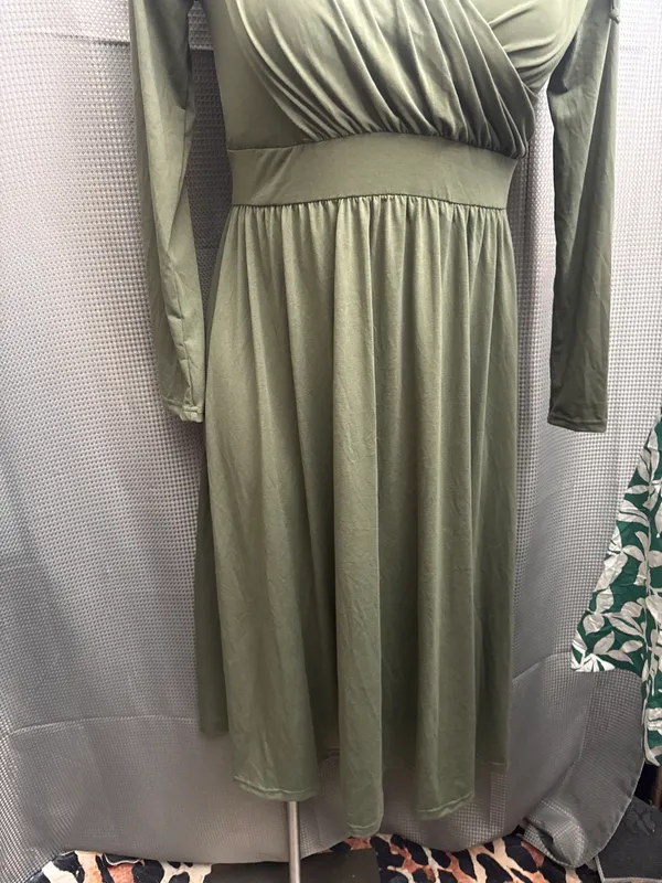 New size extra large beautiful stretchy hunter green dress - Image 2