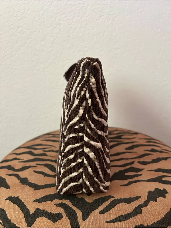 NEW Vince Camuto Brown Textured Zebra Print Large Makeup Cosmetic Pouch Bag - Image 2