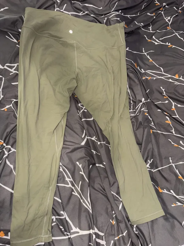 Lululemon Women's Align HR Pant 25" Leggings in green size 18 - Image 5