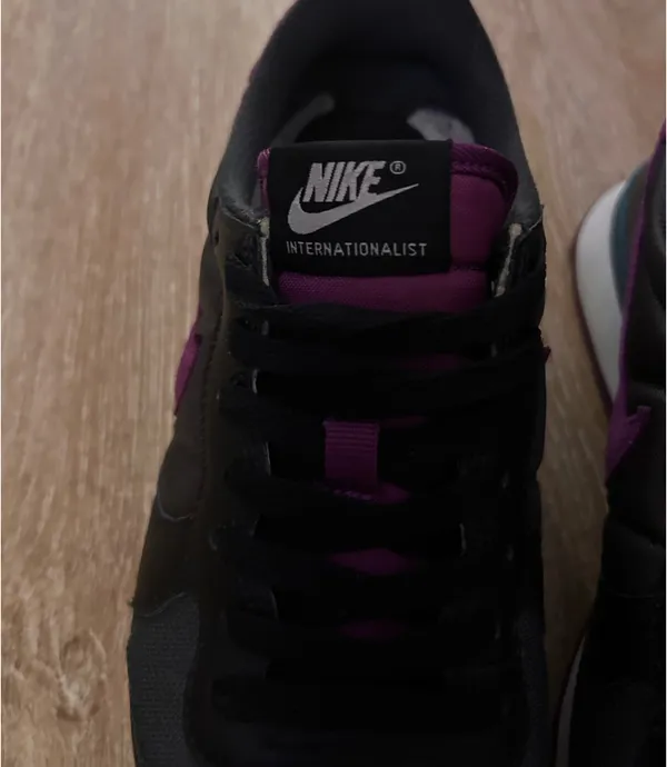 Nike Internationalist Women's FashNike Internationalist Women's Fashion Sneakers - Image 4