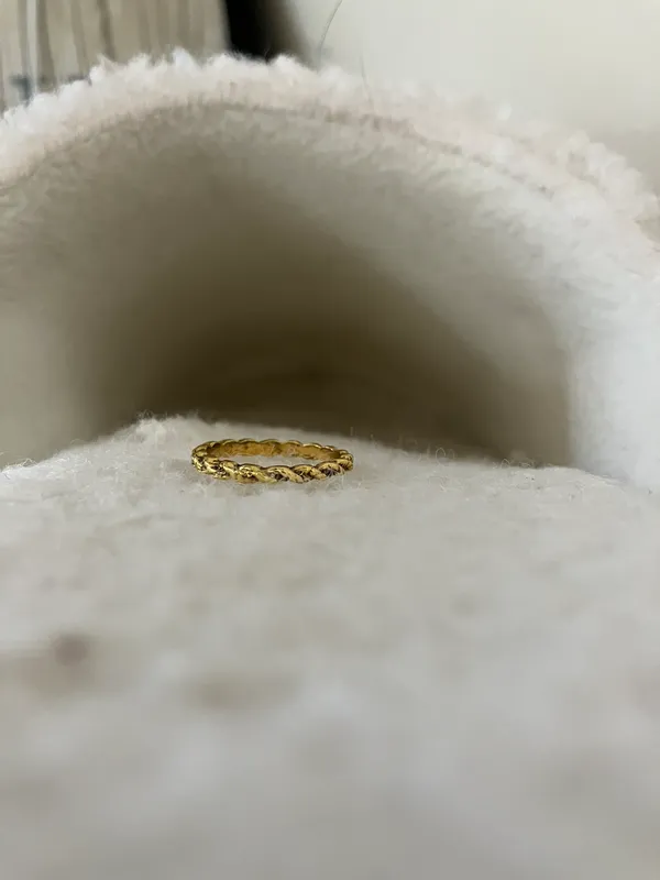 Gold Antique Vintage Twisted Rope Thin Ring - Image 2