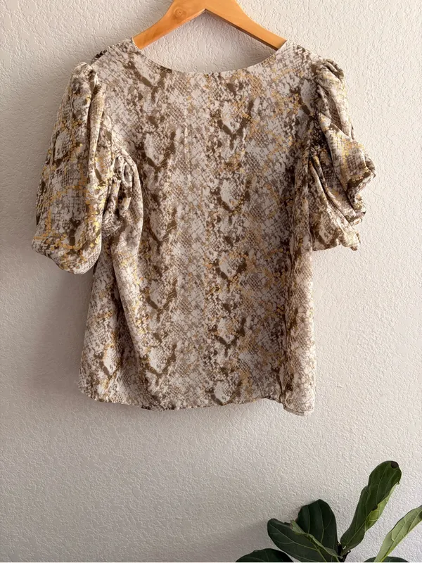 THML Cobra Metallic Snake Short Sleeve Top Gold V-Neck Puff Sleeve Blouse M - Image 7