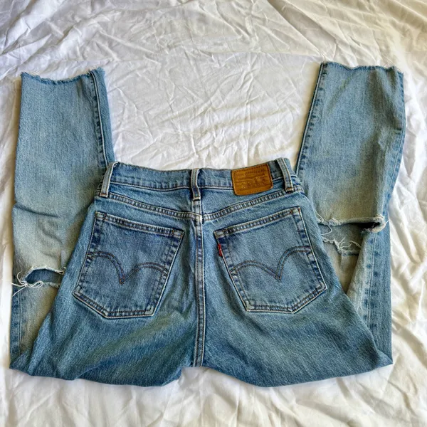 Levi’s Straight Leg Jeans Women’s - Image 2