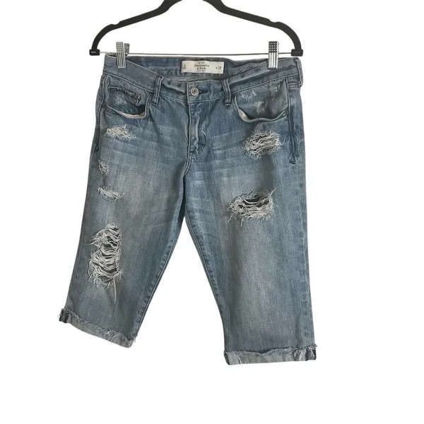 Abercrombie & Fitch Mid Rise Distressed Denim Bermuda Shorts Size 6 / 28 - Image 3
