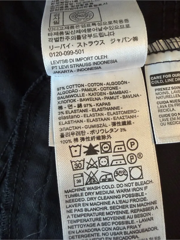 Levi's Black Women's Denim Trucker Jacket size Medium - Image 4