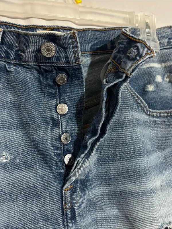 LEVI’S 501 size 30 button fly cut-off women’s shorts - Image 3